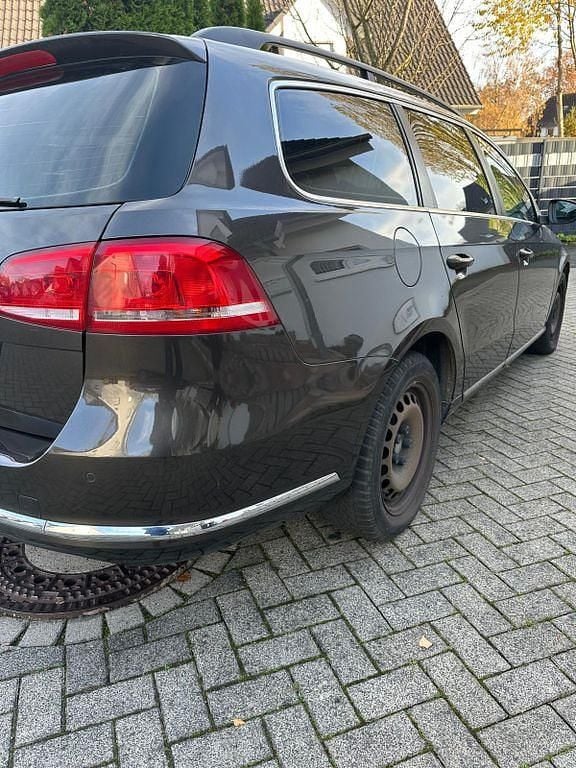 Usado VW Passat 140 HP (102 kW) 2012 Castanho Carrinha