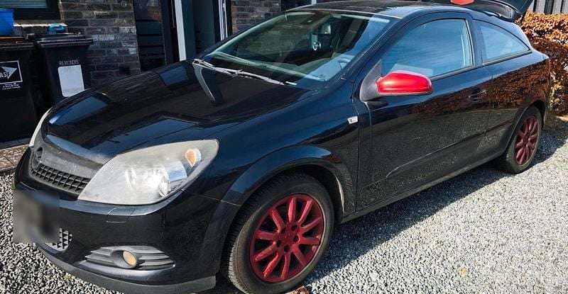 Gebraucht Opel Astra GTC 115 PS (84 kW) 2008 Schwarz Coupé