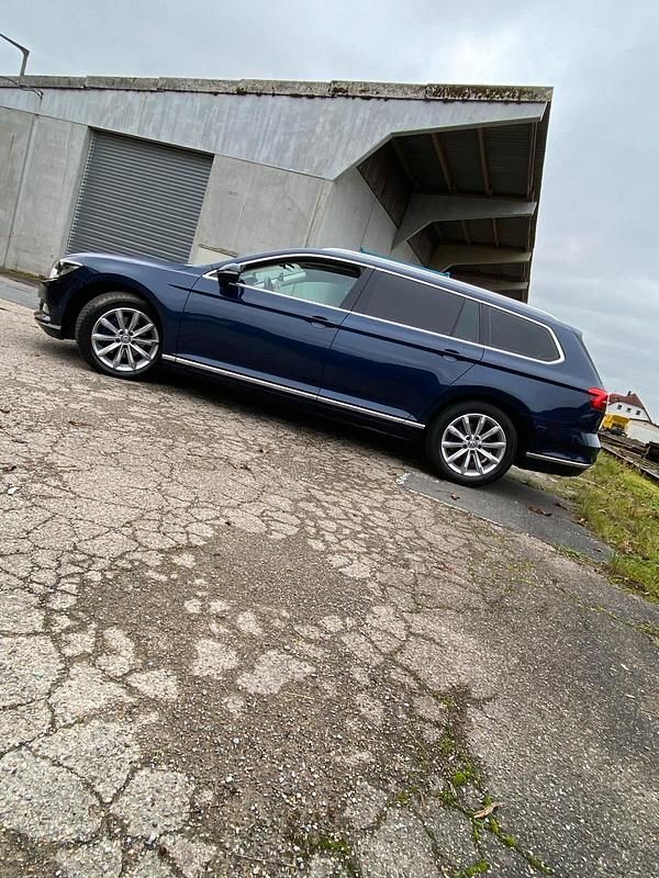 Gebraucht VW Passat 150 PS (110 kW) 2016 Blau Kombi