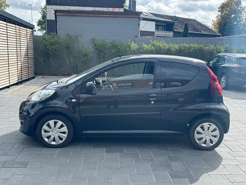 Gebraucht Peugeot 107 Active 68 PS (50 kW) 2013 Noir caldera Kleinwagen