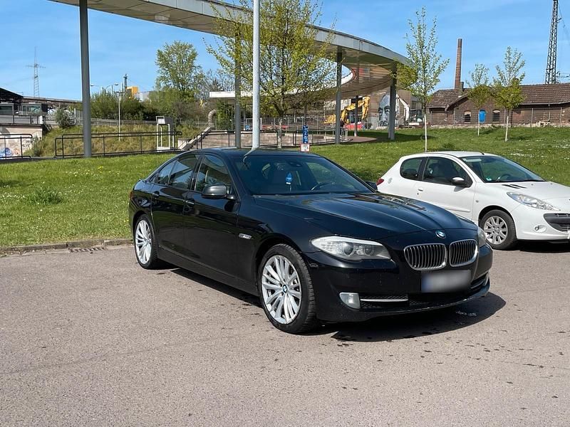 Gebraucht BMW 530 245 PS (180 kW) 2011 Schwarz Limousine