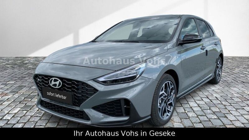 Grau Gebraucht 2025 Hyundai i30 N Line Limousine | 23.470 € (Fairer Preis) - Bild 1/4