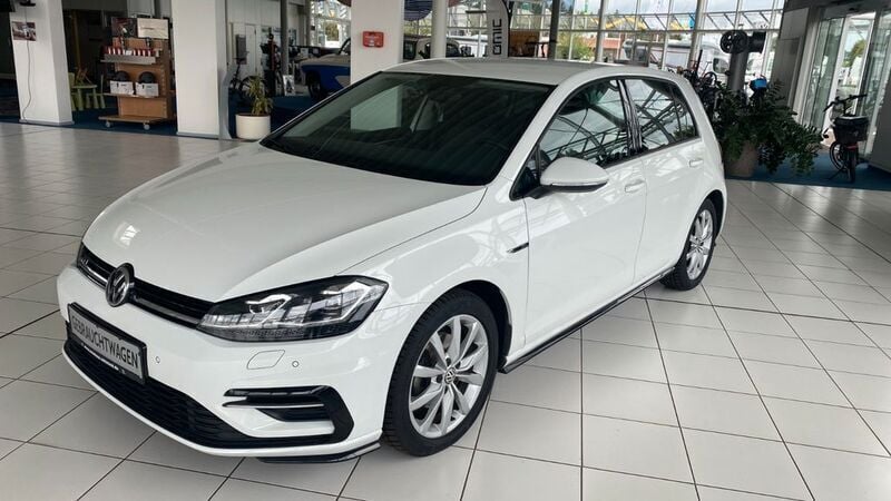 Weiß Gebraucht 2018 VW Golf VII Highline Limousine | 15.498 € (Fairer Preis) - Bild 1/4