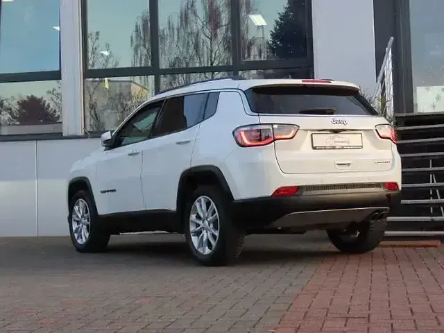 Käytetty Jeep Compass 150 HP (110 kW) 2021 Valkoinen Katumaasturi