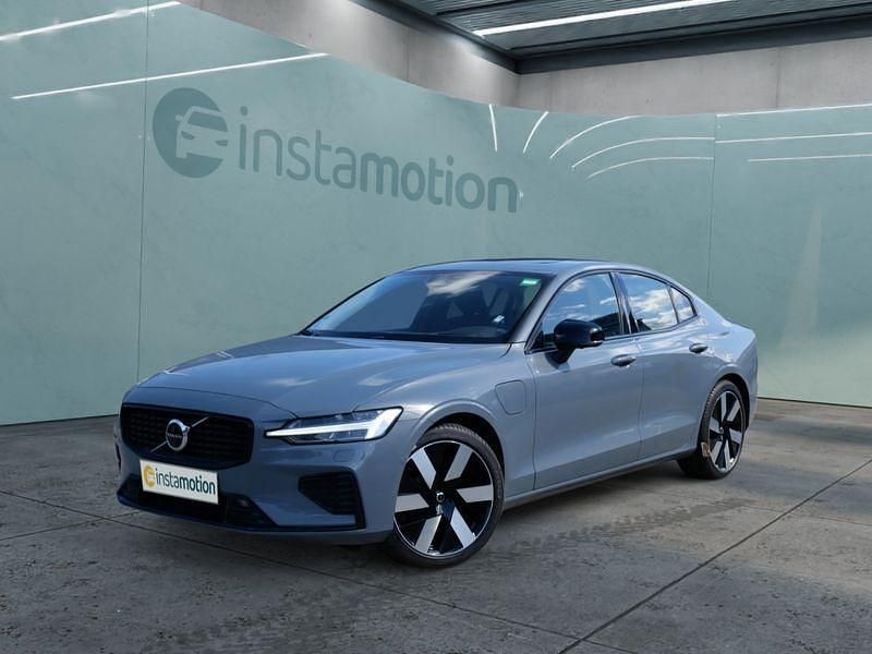 Grau Gebraucht 2024 Volvo S60 Limousine | 40.949 € (Fairer Preis) - Bild 1/4