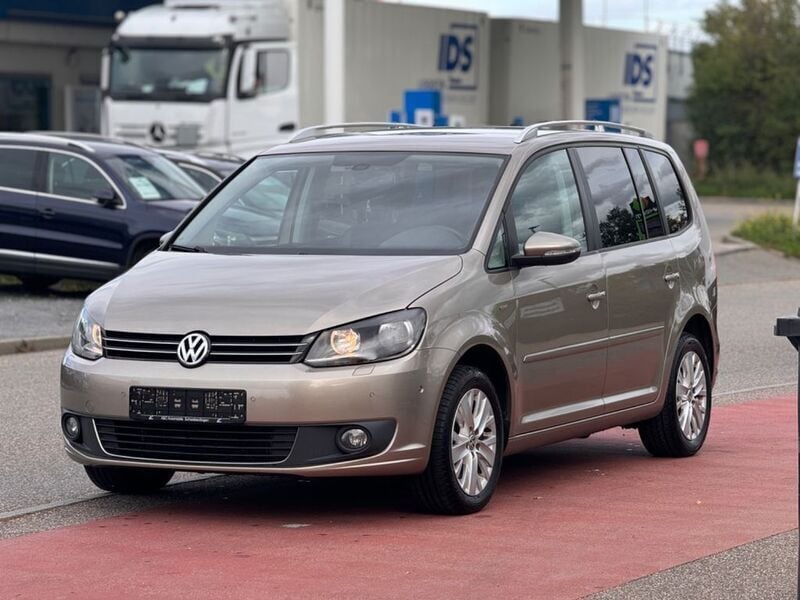 Beige Gebraucht 2013 VW Touran Life Van / Kleinbus | 9.000 € (Guter Preis) - Bild 1/4