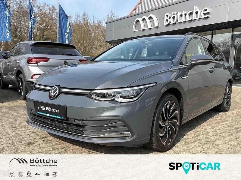 Gebraucht VW Golf VIII Style 150 PS (110 kW) 2022 Delfingrau metallic Kombi