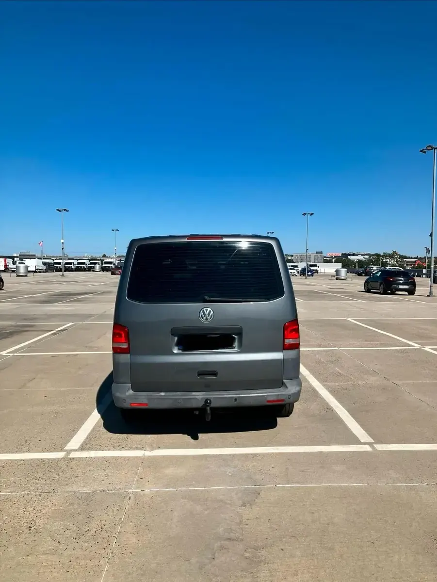 Gebraucht VW Caravelle 140 PS (102 kW) 2010 Grau Van
