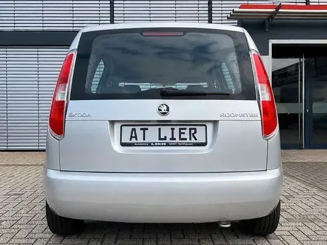 Gebraucht Skoda Roomster Plus Edition 69 PS (50 kW) 2015 Silber Van / Kleinbus