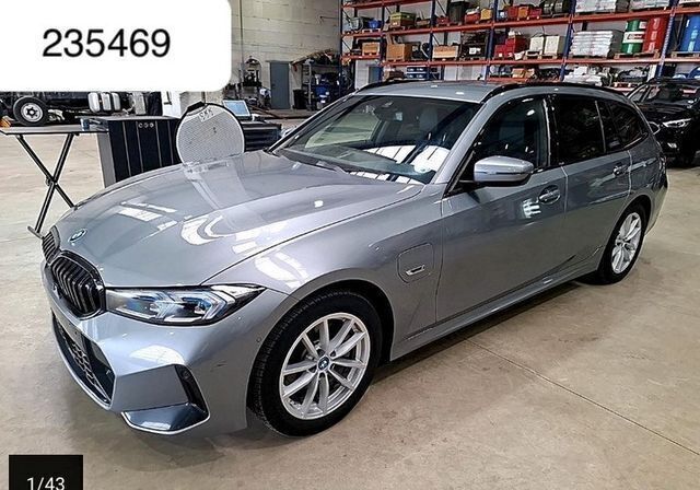 Grey metallic Gebraucht 2022 BMW 330e M Sport Kombi | 32.950 € (Fairer Preis) - Bild 1/4