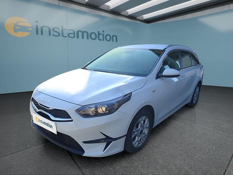 Weiß Gebraucht 2023 Kia Ceed Kombi | 24.599 € (Fairer Preis) - Bild 1/4