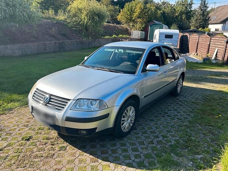Silber Gebraucht 2002 VW Passat Limousine | 2.800 € (Teuer) - Bild 1/4