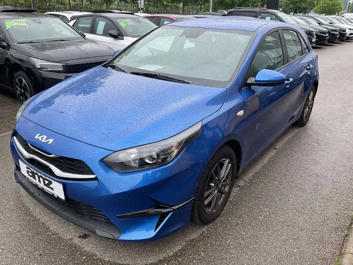 Gebraucht Kia Ceed Edition 7 101 PS (74 kW) 2022 Blue flame met. Kleinwagen