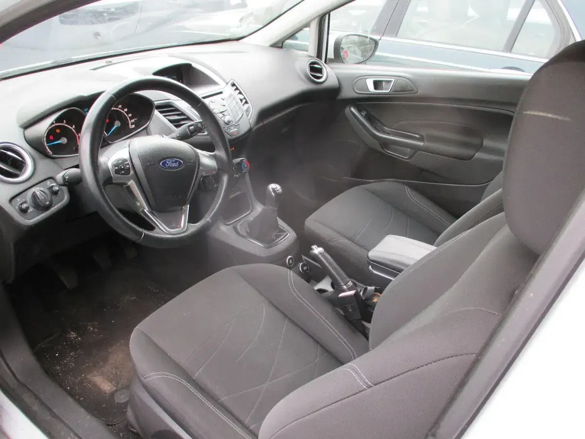 Gebraucht Ford Fiesta Trend 97 PS (71 kW) 2017 Weiß Limousine