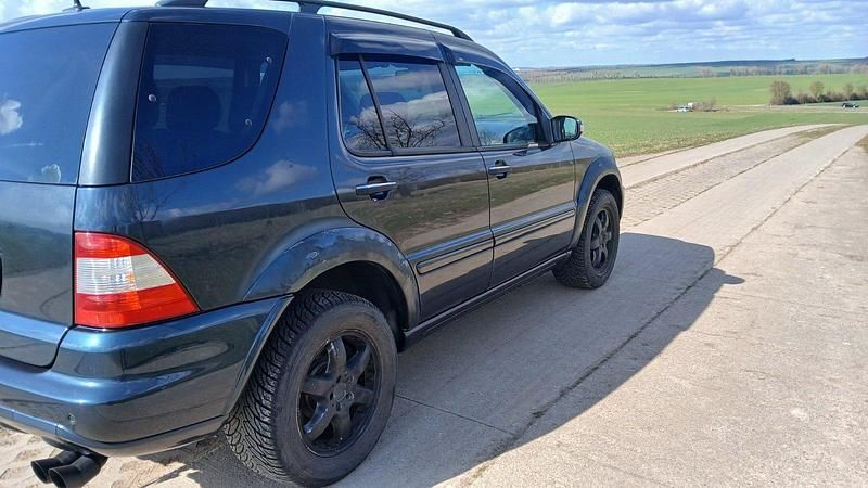 Gebraucht Mercedes ML500 292 PS (214 kW) 2002 Schwarz SUV