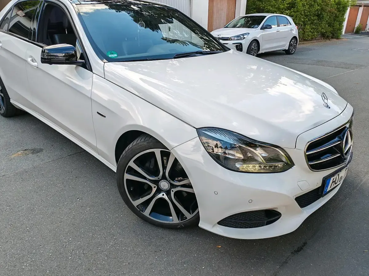 Gebraucht Mercedes E220 170 PS (125 kW) 2016 Weiß Limousine