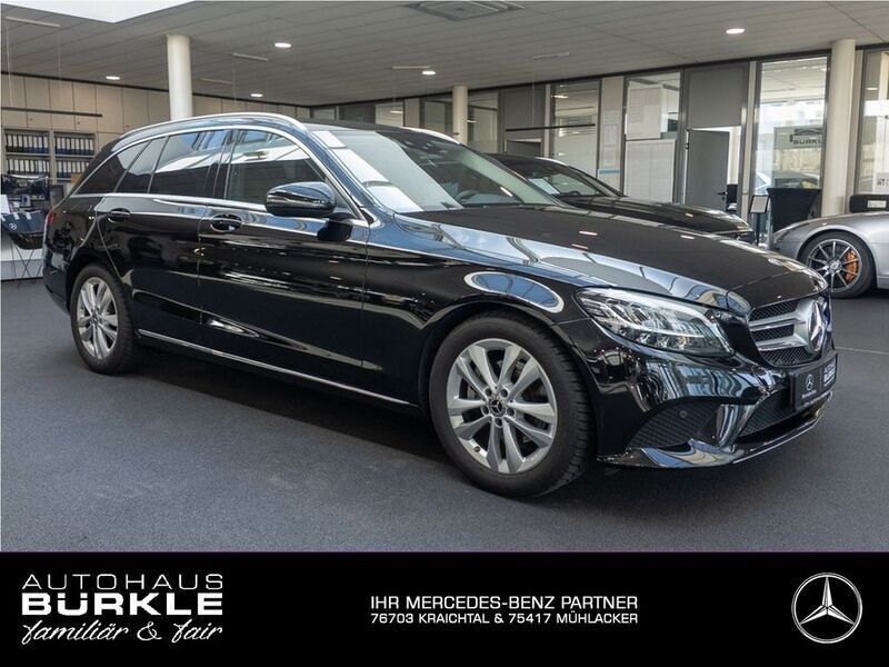 Schwarz Gebraucht 2019 Mercedes C200 Avantgarde Kombi | 26.890 € (Fairer Preis) - Bild 1/4