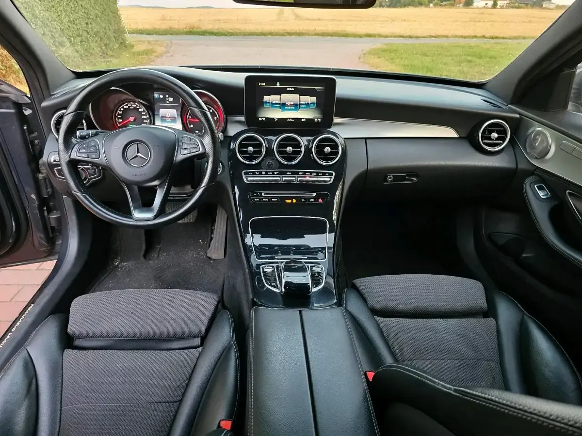Gebraucht Mercedes C250 204 PS (150 kW) 2015 Grau Kombi