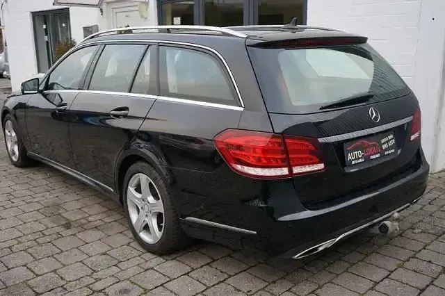 Gebraucht Mercedes E250 204 PS (150 kW) 2014 Schwarz Kombi