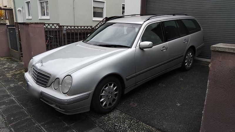 Gebraucht Mercedes E320 197 PS (144 kW) 2001 Kombi