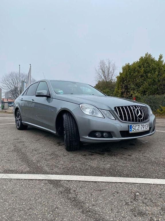Gebraucht Mercedes E200 136 PS (100 kW) 2011 Grau Limousine