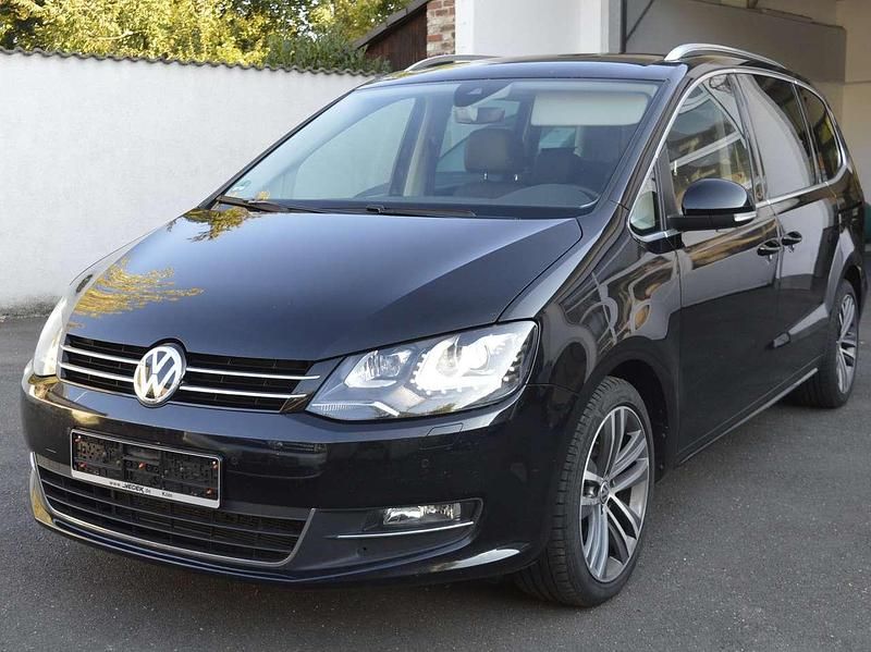 Deep black Gebraucht 2022 VW Sharan Highline Van / Kleinbus | 24.990 € (Fairer Preis) - Bild 1/4