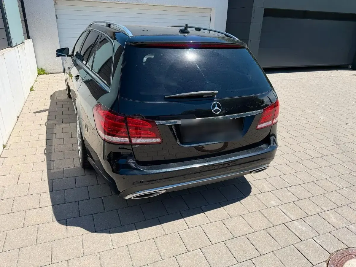 Gebraucht Mercedes E350 AMG line 258 PS (189 kW) 2013 Schwarz Limousine