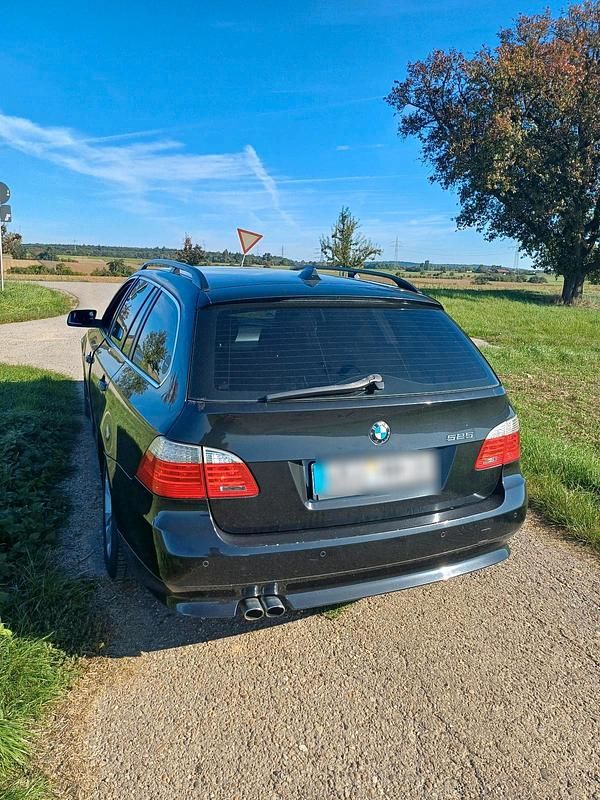 Schwarz Gebraucht 2008 BMW 525 Kombi | 3.990 € (Fairer Preis) - Bild 1/4