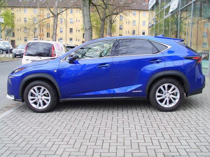 Gebraucht Lexus NX300h E-FOUR 197 PS (144 kW) 2017 Blau SUV