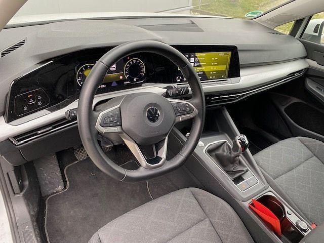 Gebraucht VW Golf VIII Business 131 PS (96 kW) 2022 Weiß Limousine