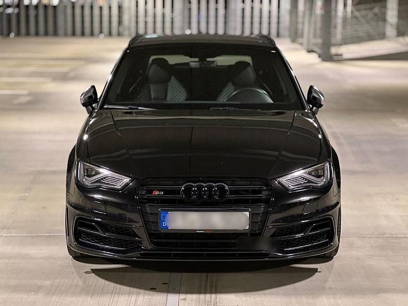 Schwarz Gebraucht 2015 Audi S3 Ambiente Limousine | 21.990 € (Fairer Preis) - Bild 1/4