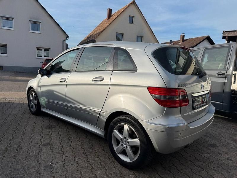 Gebraucht Mercedes B200 193 PS (141 kW) 2005 Silber Van / Kleinbus
