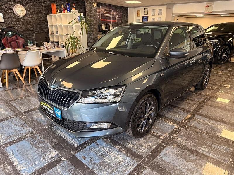 Grau Gebraucht 2019 Skoda Fabia Soleil Kleinwagen | 11.900 € (Fairer Preis) - Bild 1/4