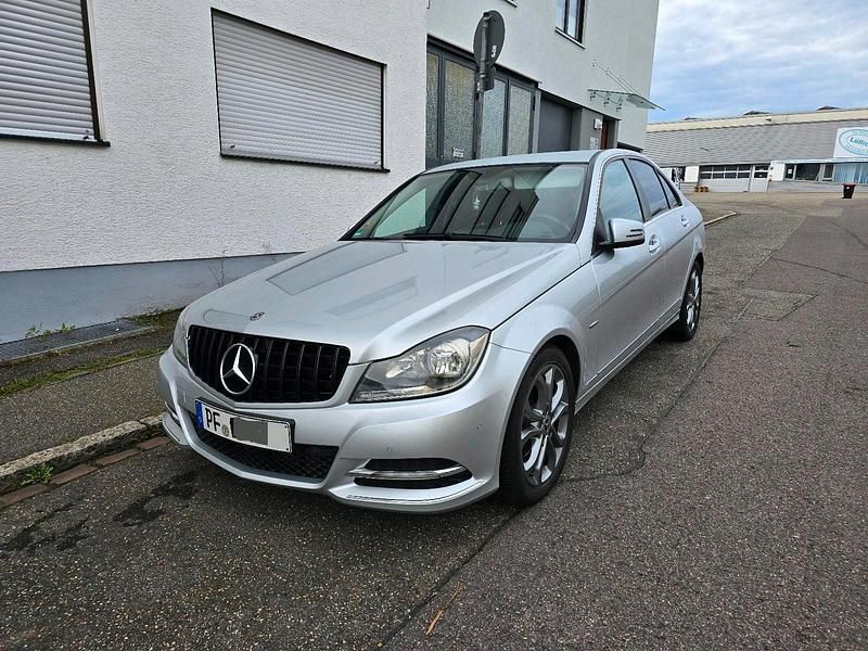 Silber Gebraucht 2012 Mercedes C220 Avantgarde Limousine | 13.200 € - Bild 1/4