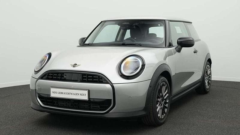 Grau Gebraucht 2024 Mini Cooper Classic Kleinwagen | 24.351 € (Fairer Preis) - Bild 1/4