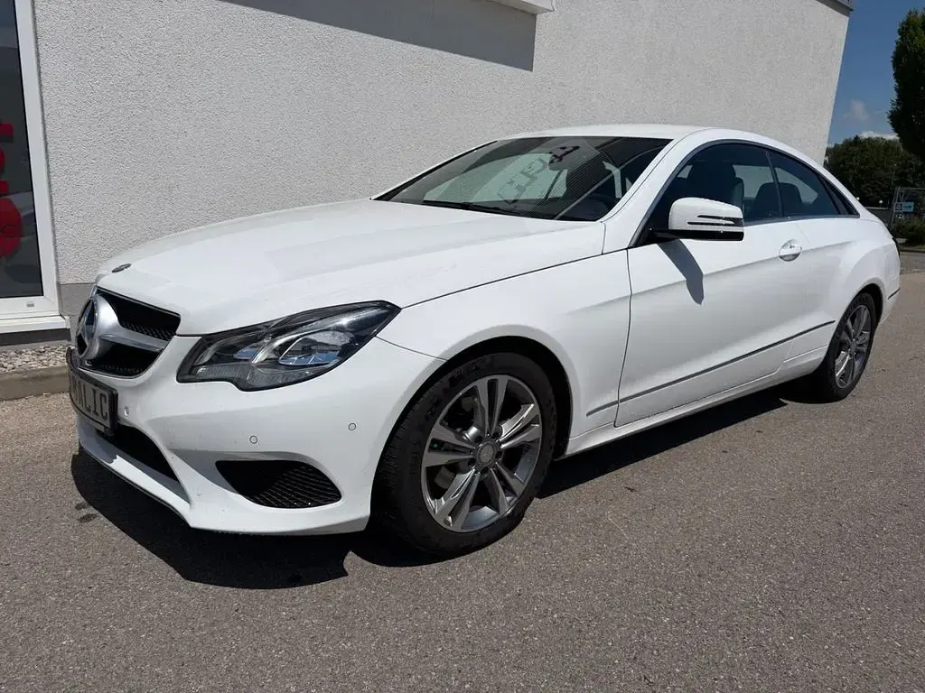 Gebraucht Mercedes E200 184 PS (135 kW) 2014 Weiß Coupé