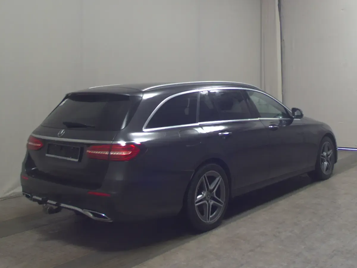 Gebraucht Mercedes E300 AMG line 286 PS (210 kW) 2023 Grau Kombi
