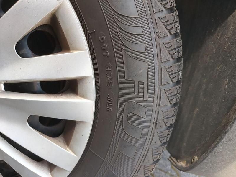 Gebraucht VW Caddy 105 PS (77 kW) 2013 Schwarz Van / Kleinbus