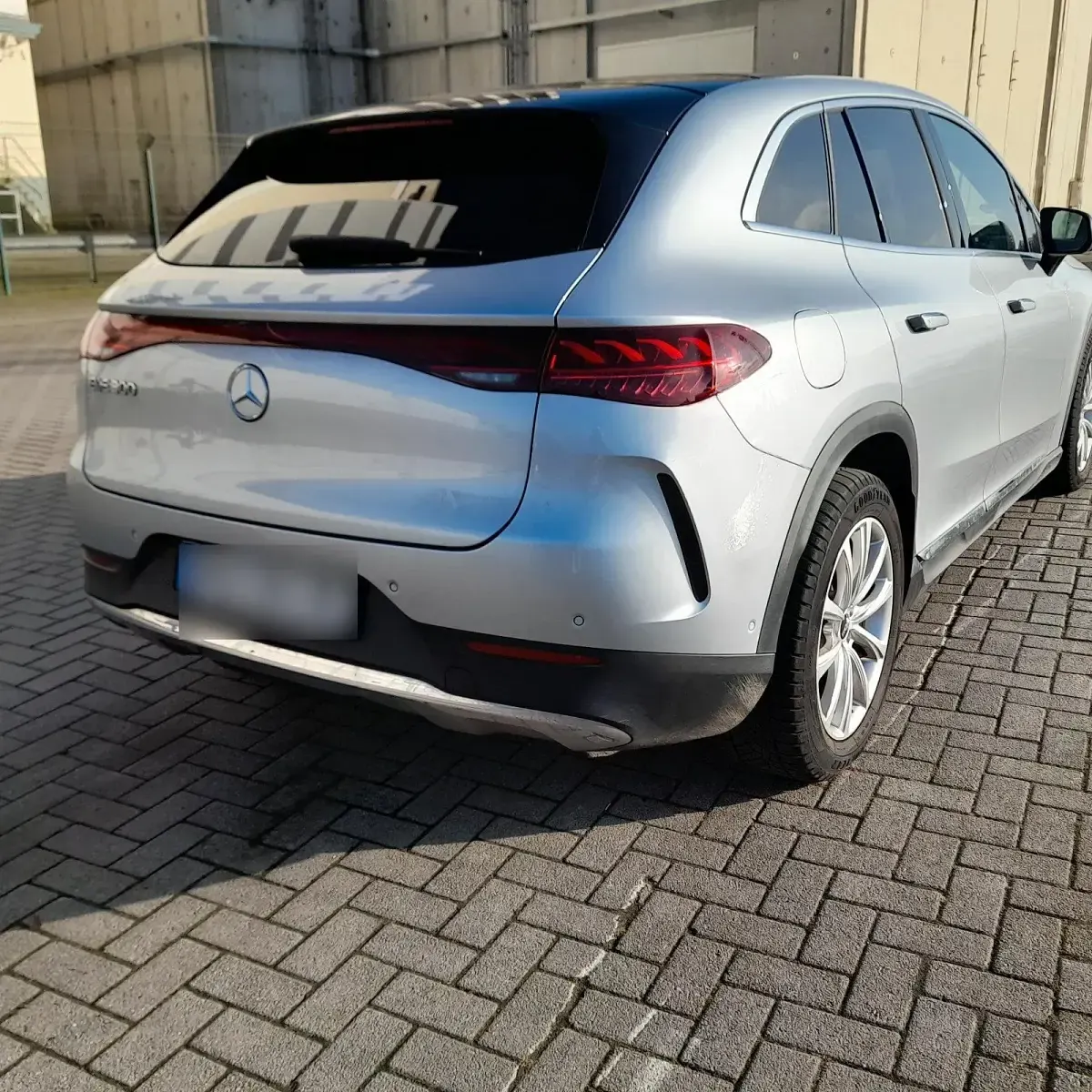 Gebraucht Mercedes EQE300 180 kW (245 PS) 2023 Silber SUV