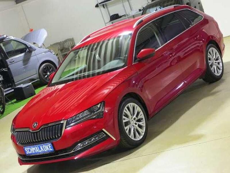 Gebraucht Skoda Superb Style 218 PS (160 kW) 2021 Velvet red Kombi