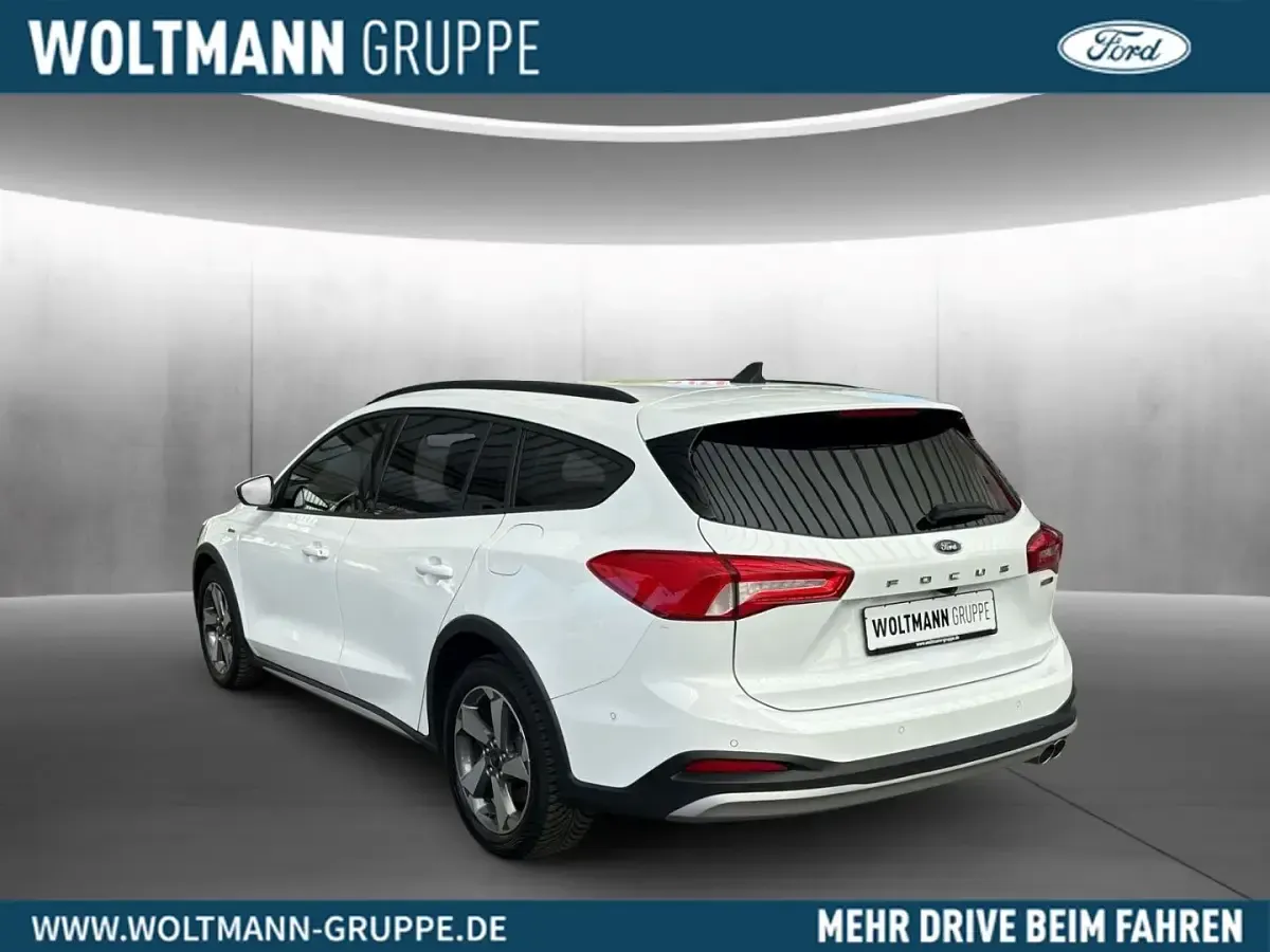 Używany Ford Focus Active X 155 KM (114 kW) 2022 Biały Sedan/Limuzyna