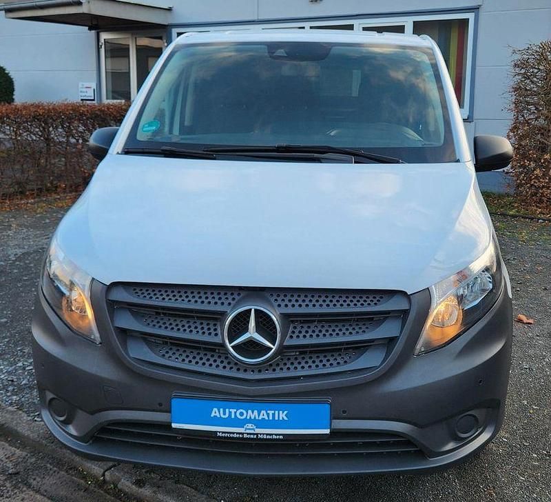 Weiß Gebraucht 2021 Mercedes Vito Van | 22.590 € (Superpreis) - Bild 1/4