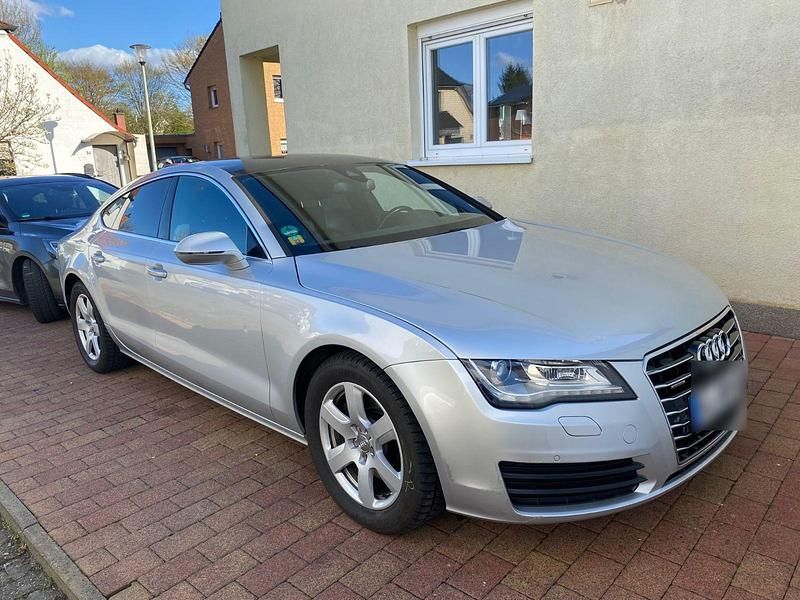 Gebraucht Audi A7 Sportback Ambiente 245 PS (180 kW) 2011 Silber Kleinwagen
