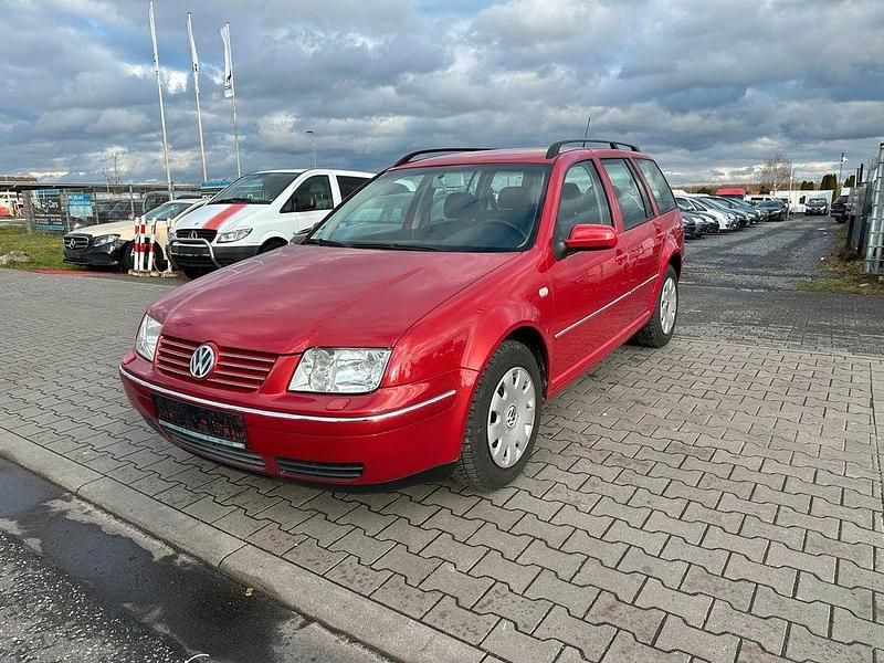 Rot Gebraucht 2002 VW Bora Highline Limousine | 3.790 € (Etwas zu teuer) - Bild 1/4