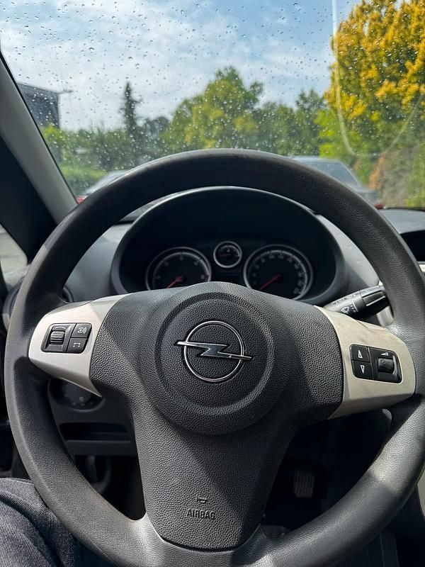 Schwarz Gebraucht 2007 Opel Corsa Kleinwagen | 649 € - Bild 1/4