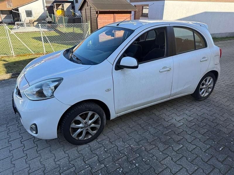 Gebraucht Nissan Micra Acenta 80 PS (58 kW) 2015 Weiß Kleinwagen