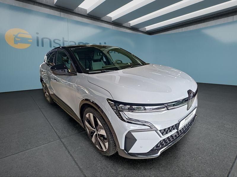 Grau Gebraucht 2024 Renault Mégane Limousine | 45.749 € - Bild 1/4