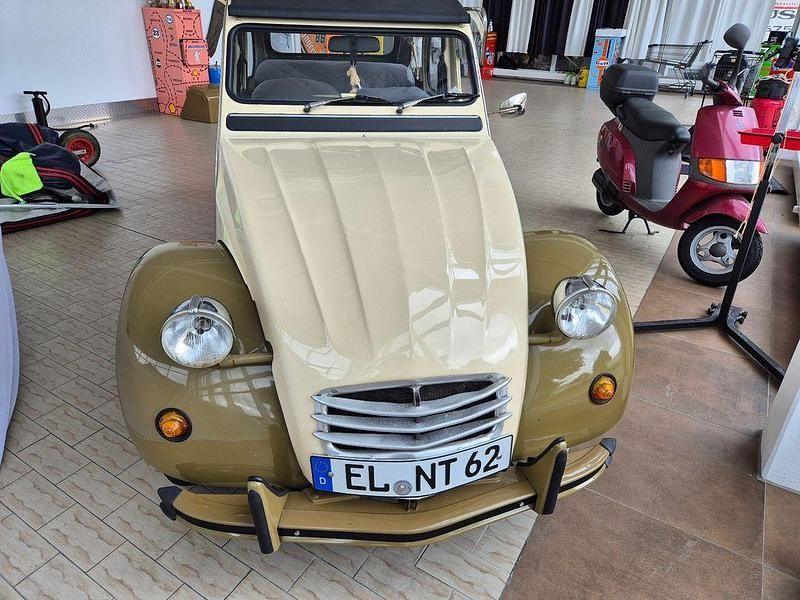 Beige Gebraucht 1989 Citroën 2CV Limousine | 14.390 € - Bild 1/4