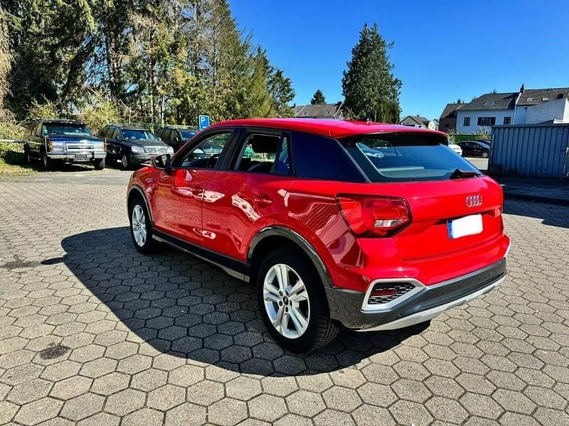 Gebraucht Audi Q2 Advanced 150 PS (110 kW) 2021 Rot SUV