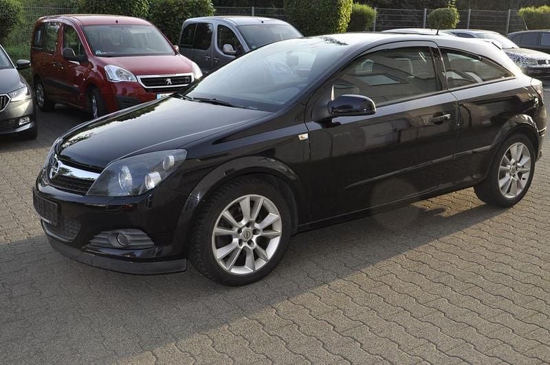 Schwarz Gebraucht 2010 Opel Astra GTC Sport Limousine | 3.590 € (Superpreis) - Bild 1/4